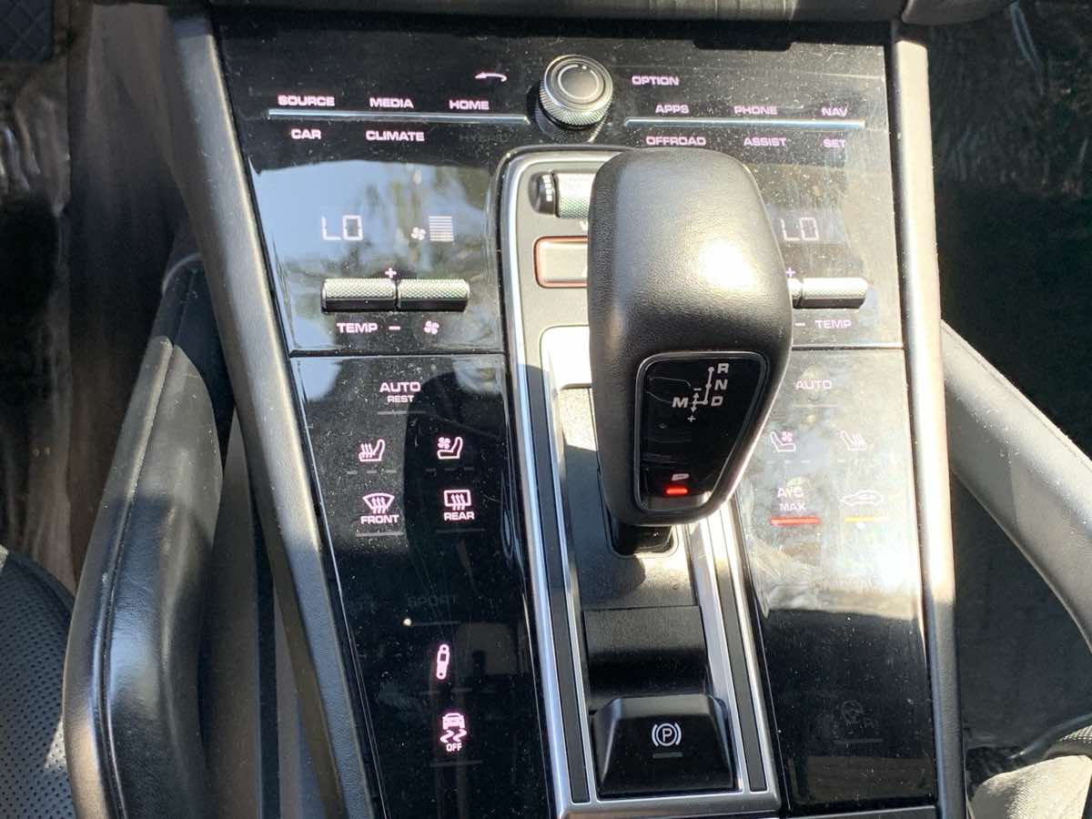 2020 Porsche Cayenne Coupe photo 20