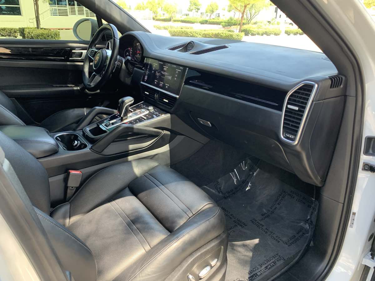 2020 Porsche Cayenne Coupe photo 24