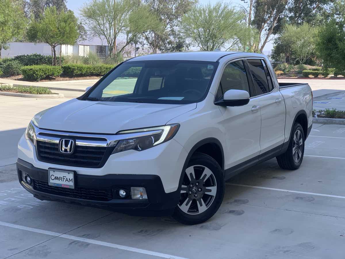 2017 Honda Ridgeline RTL-T photo 4