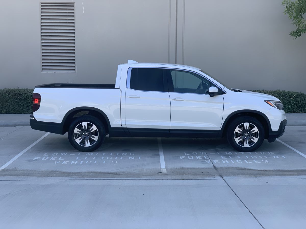 2017 Honda Ridgeline RTL-T photo 5