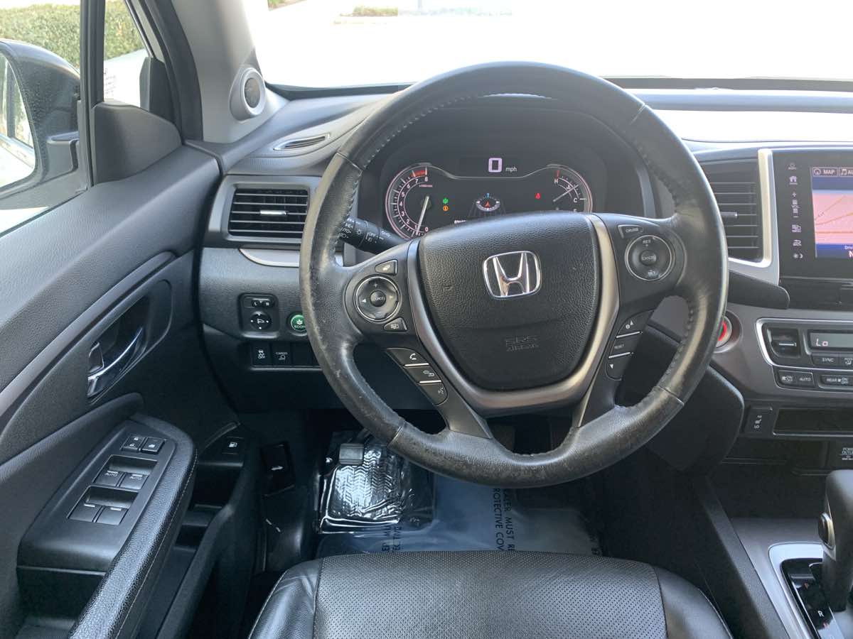 2017 Honda Ridgeline RTL-T photo 25