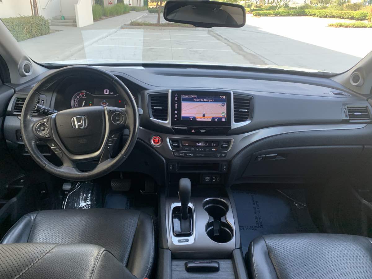 2017 Honda Ridgeline RTL-T photo 26