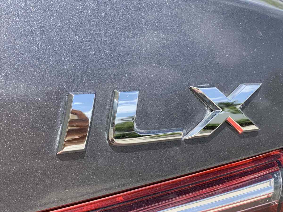 2017 Acura ILX Technology Plus photo 7