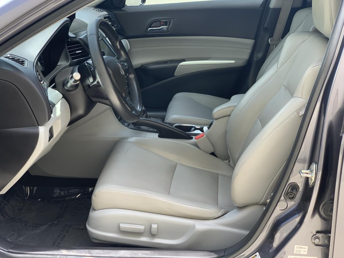 2017 Acura ILX Technology Plus photo 9