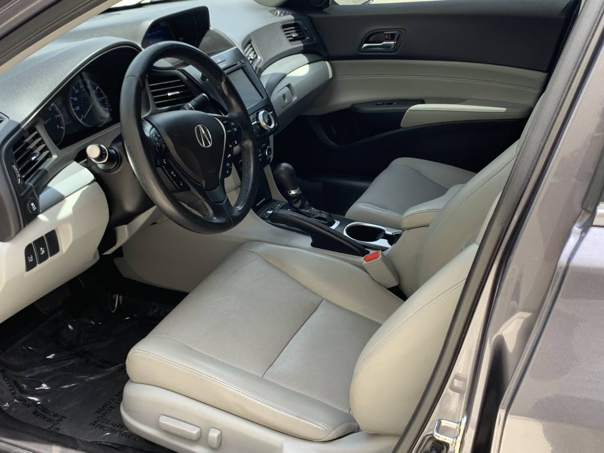 2017 Acura ILX Technology Plus photo 10