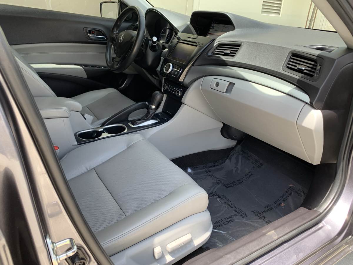 2017 Acura ILX Technology Plus photo 27