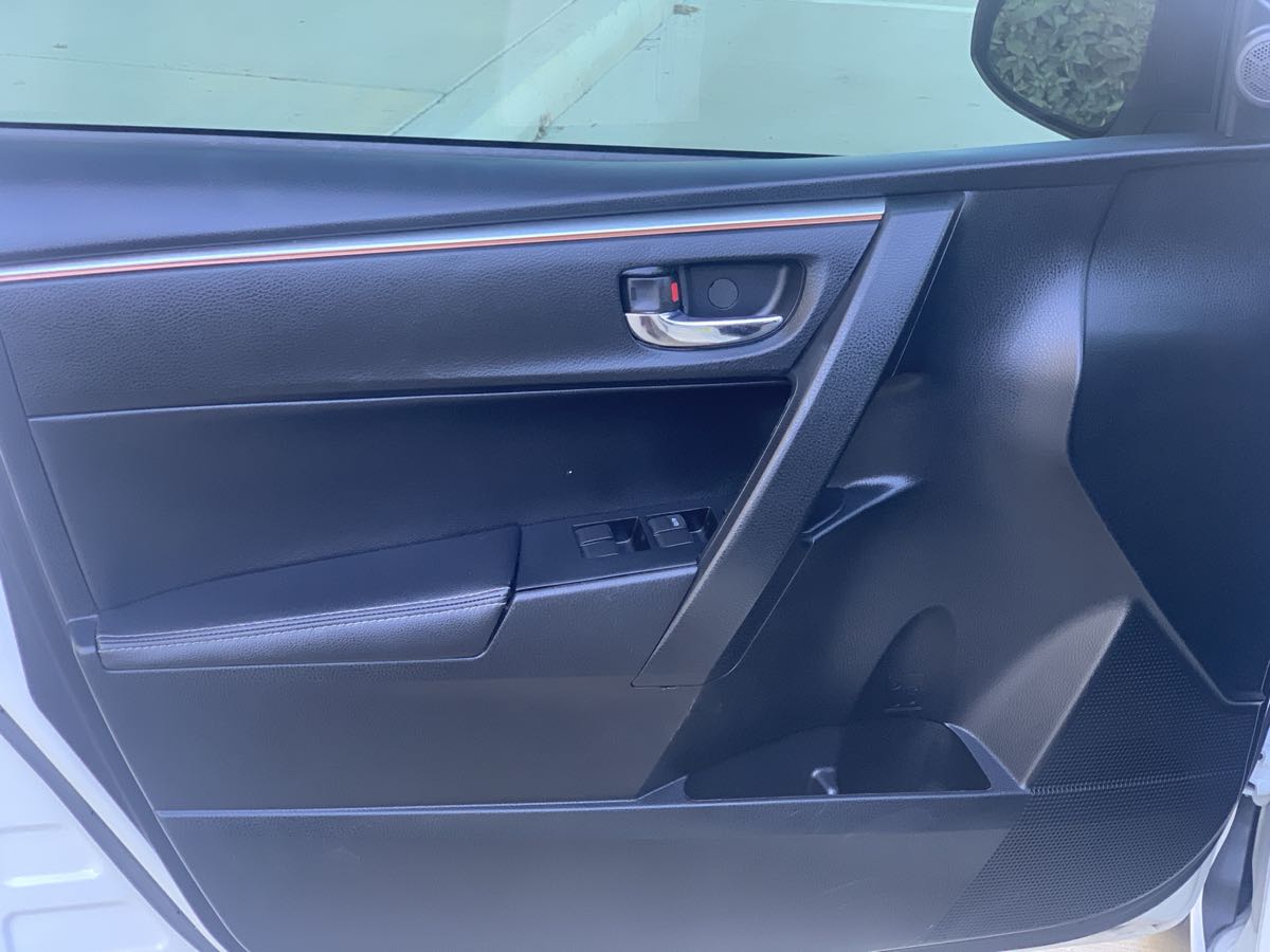 2014 Toyota Corolla Plus photo 9