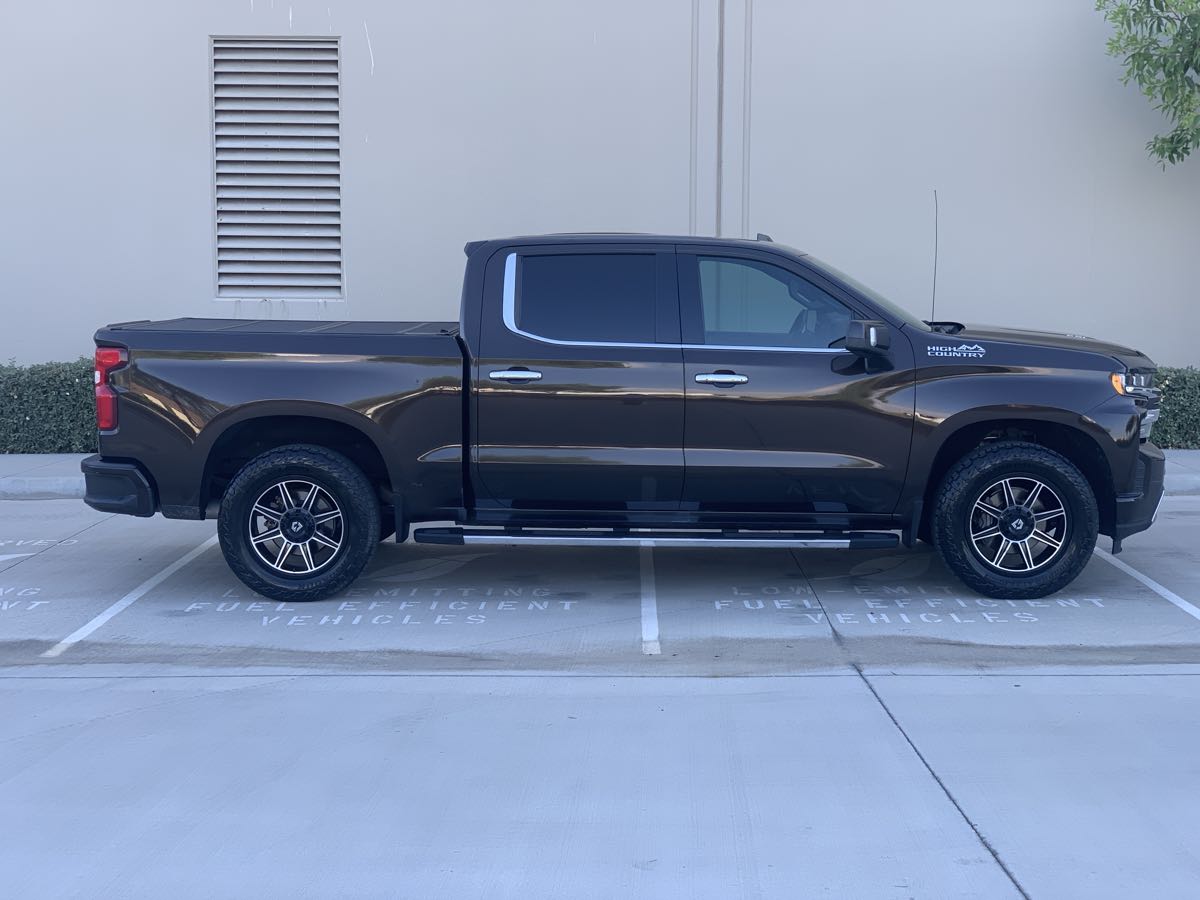 2019 Chevrolet Silverado 1500 High Country photo 5