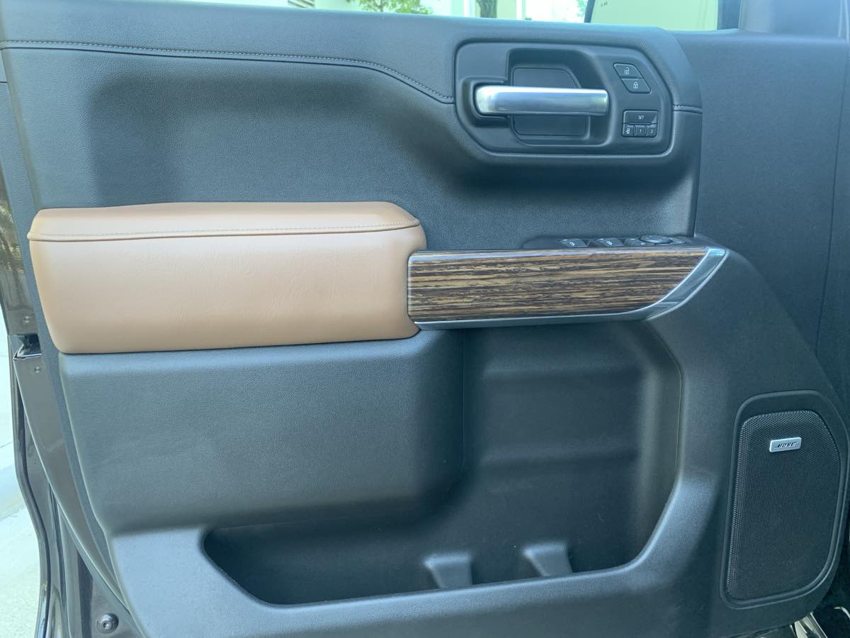 2019 Chevrolet Silverado 1500 High Country photo 9