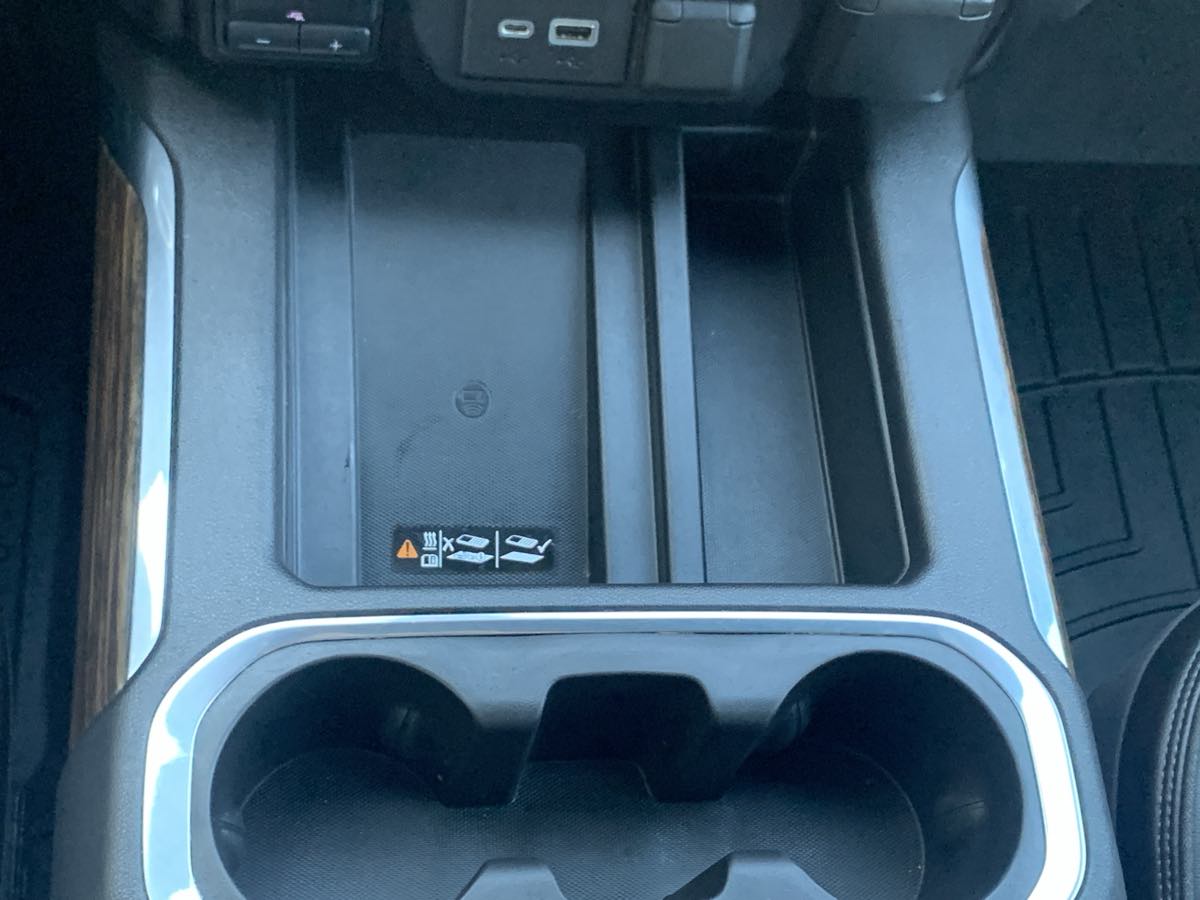 2019 Chevrolet Silverado 1500 High Country photo 19