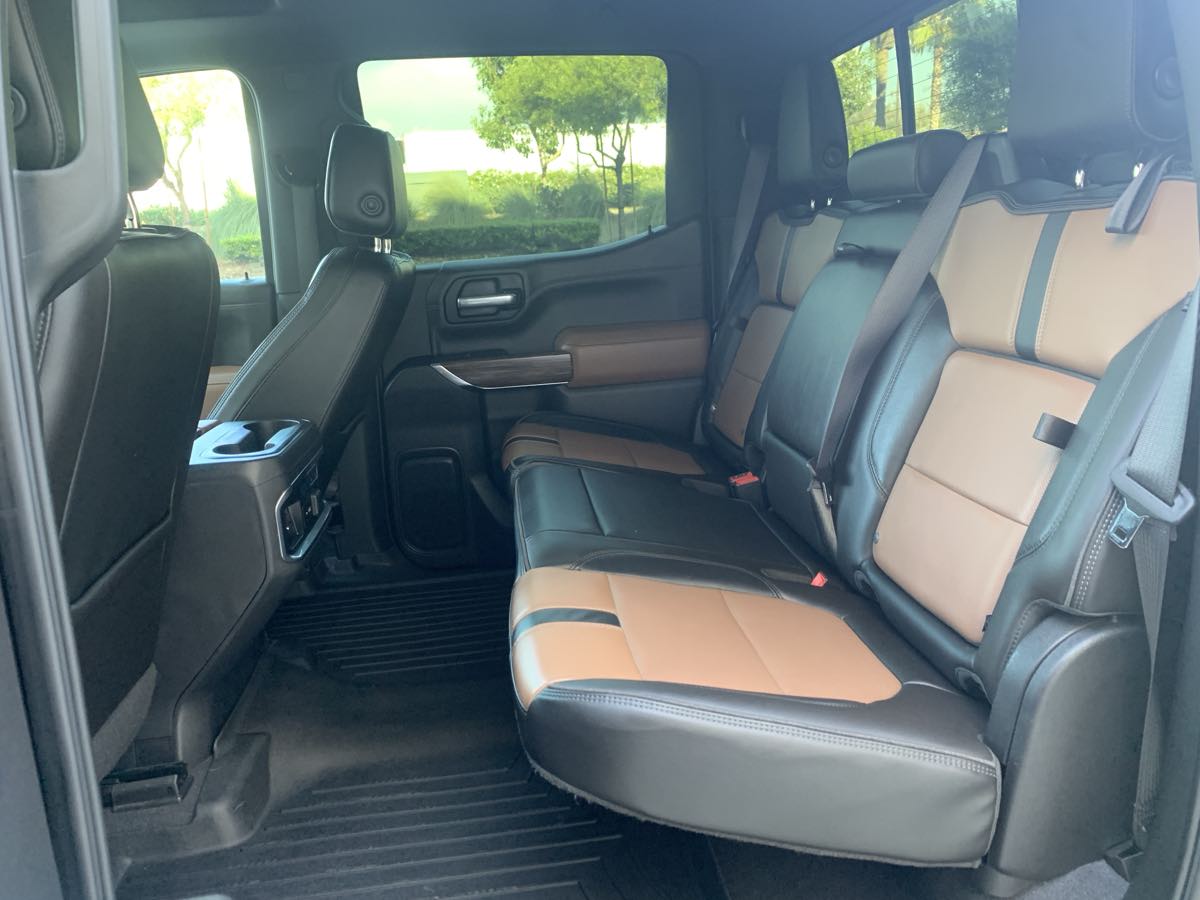 2019 Chevrolet Silverado 1500 High Country photo 23