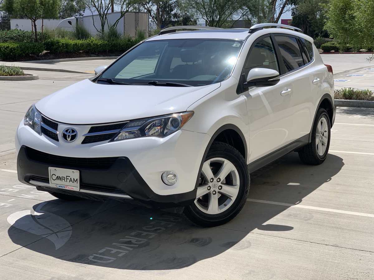 2013 Toyota RAV4 XLE photo 4