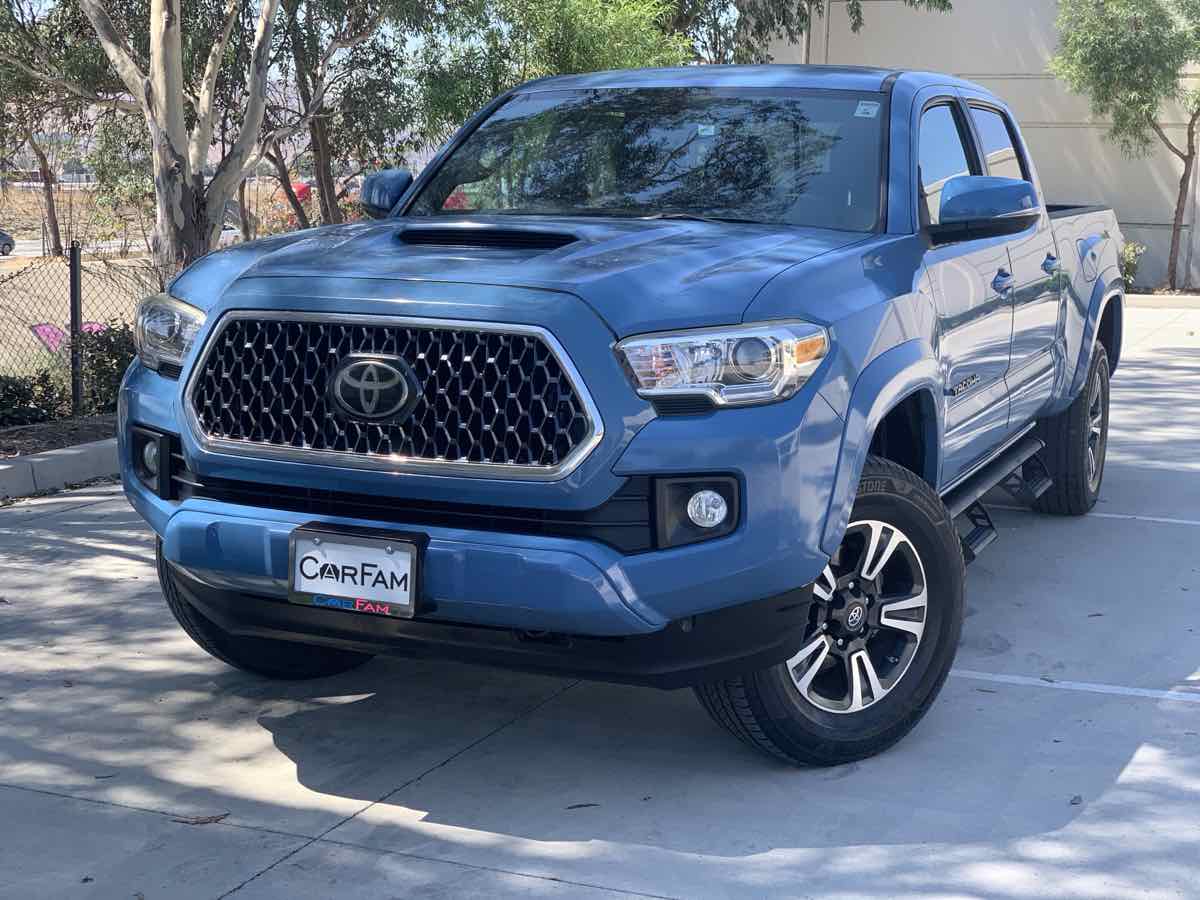 2019 Toyota Tacoma TRD Sport photo 3