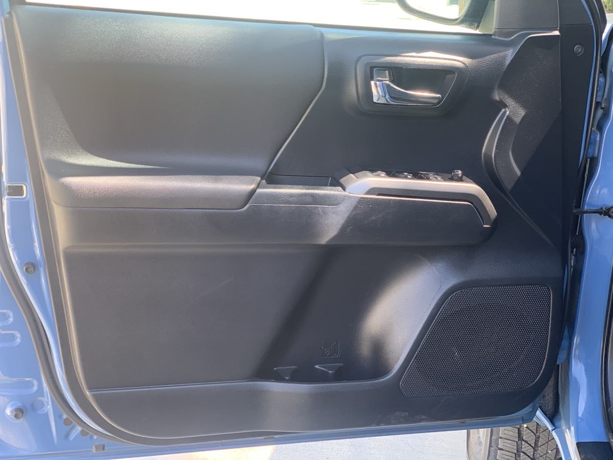 2019 Toyota Tacoma TRD Sport photo 10