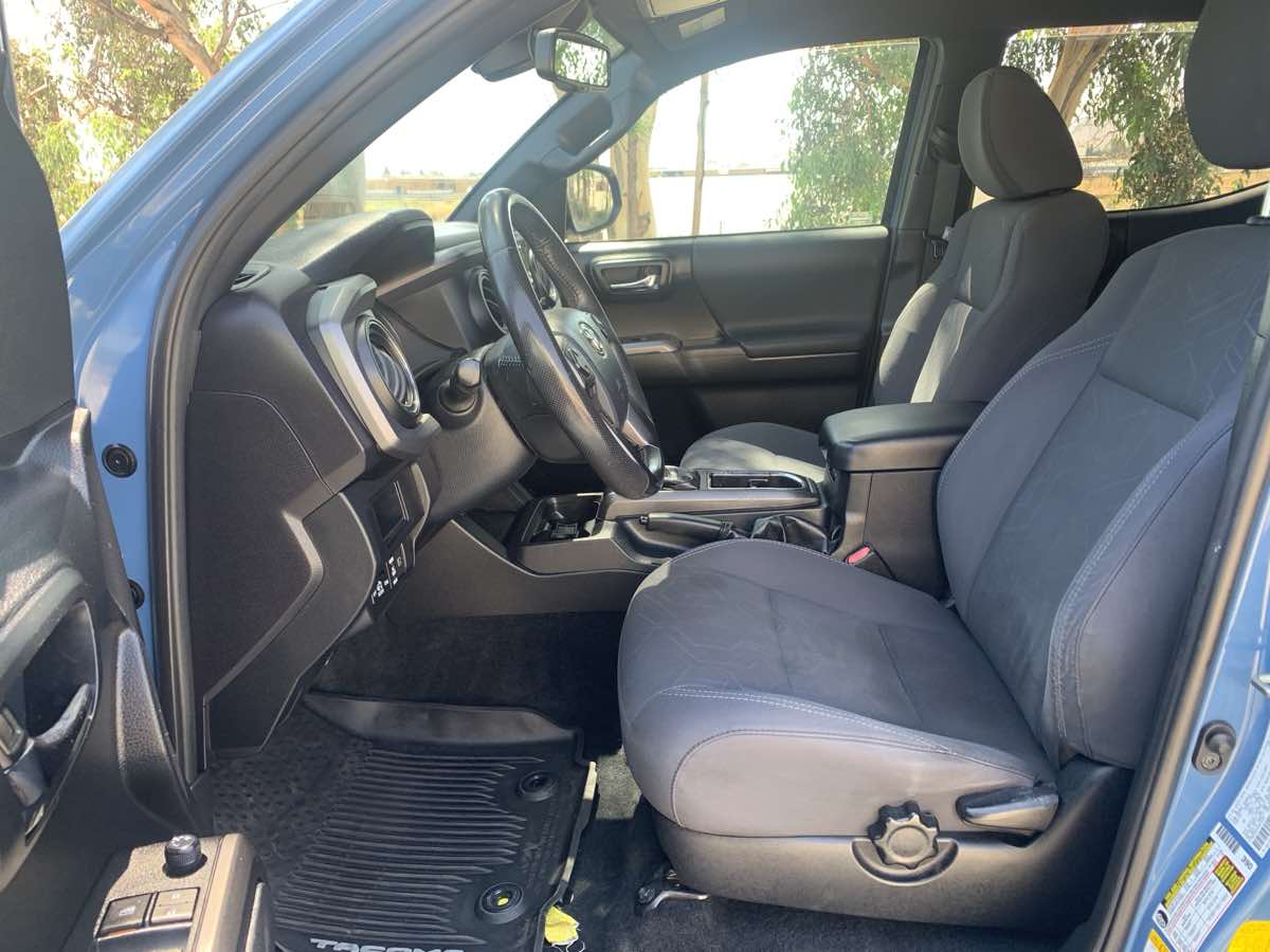 2019 Toyota Tacoma TRD Sport photo 11