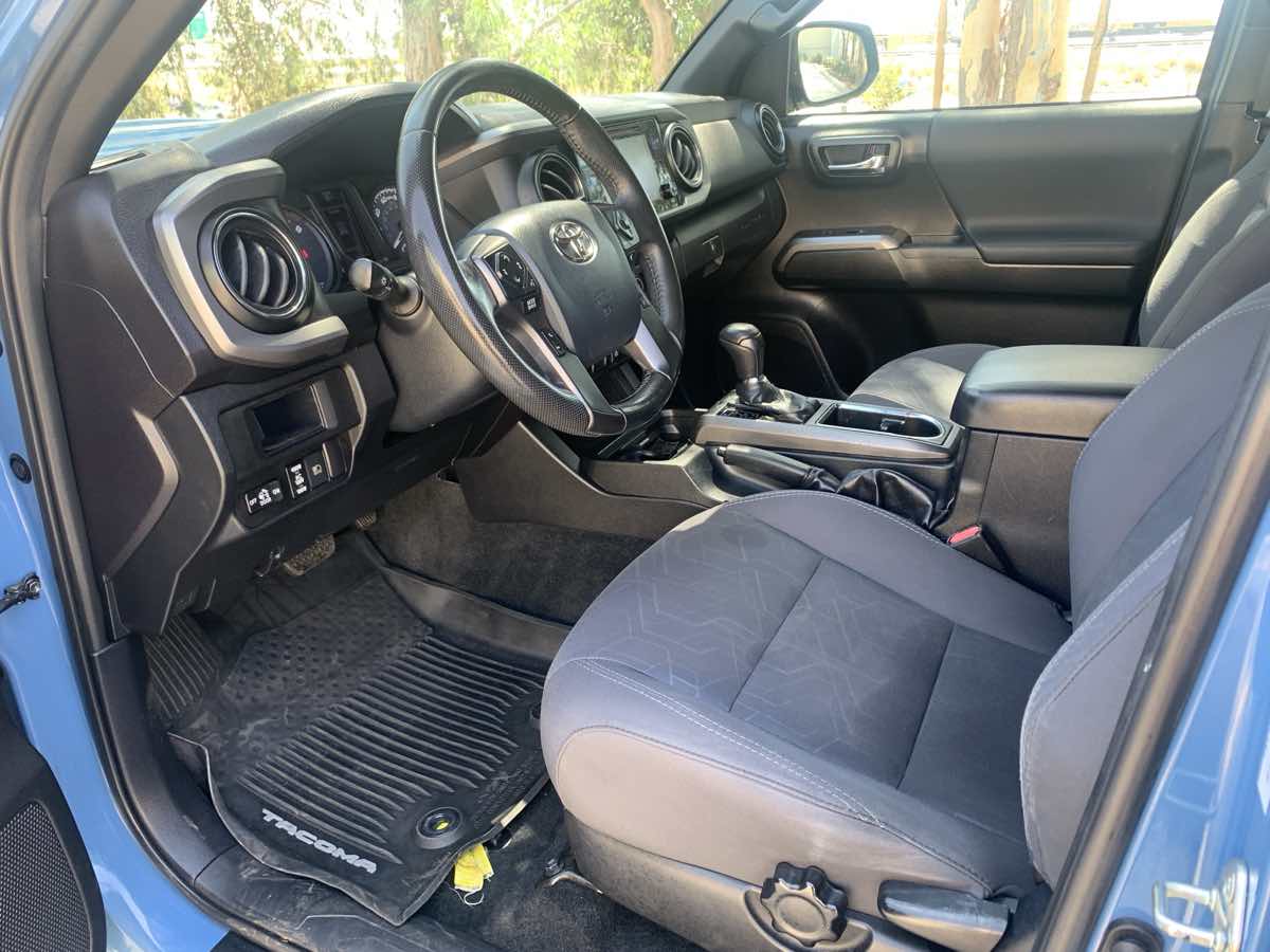 2019 Toyota Tacoma TRD Sport photo 12