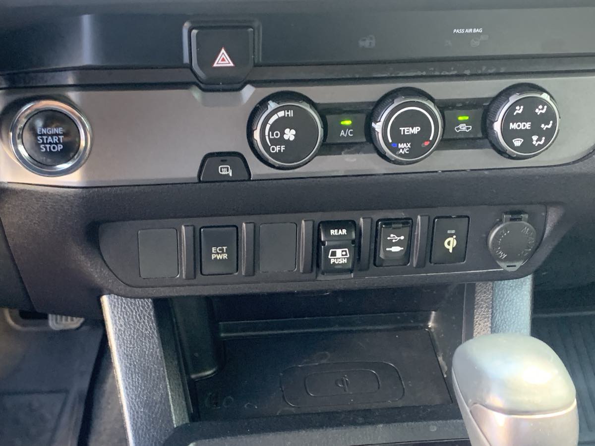 2019 Toyota Tacoma TRD Sport photo 19