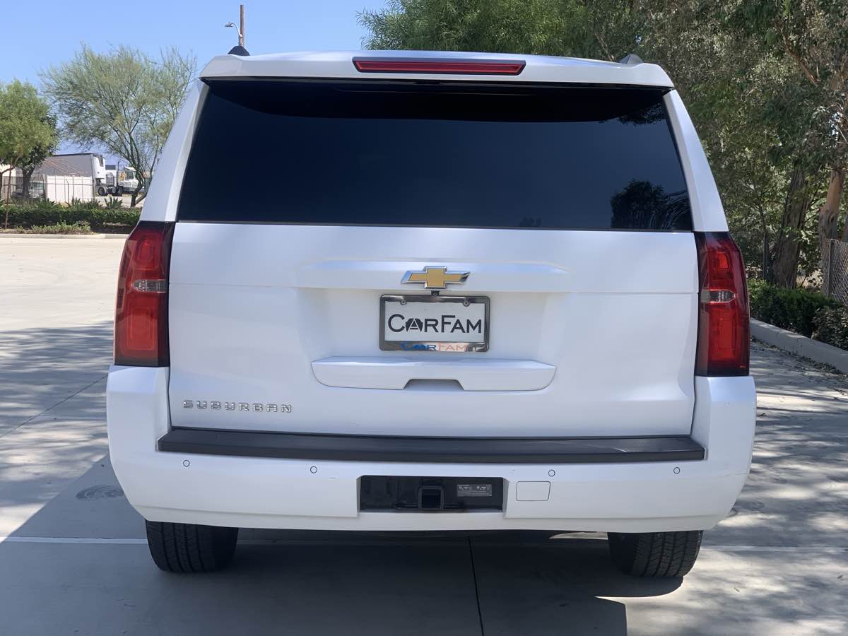 2015 Chevrolet Suburban LS photo 4