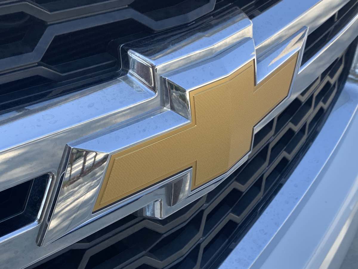 2015 Chevrolet Suburban LS photo 5