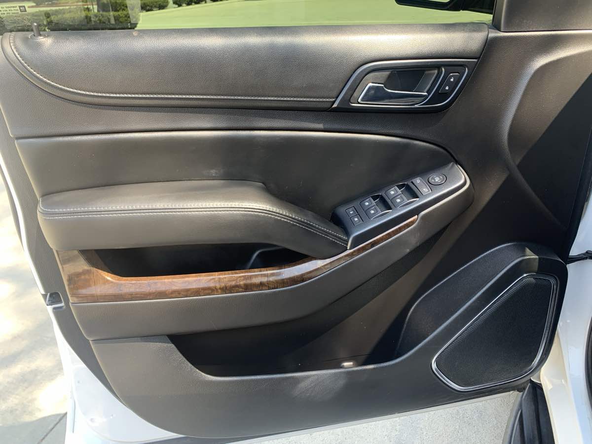 2015 Chevrolet Suburban LS photo 12