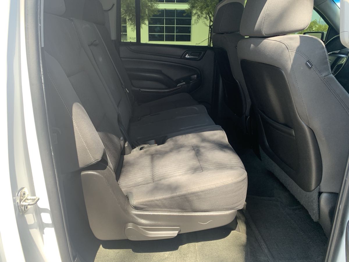 2015 Chevrolet Suburban LS photo 26
