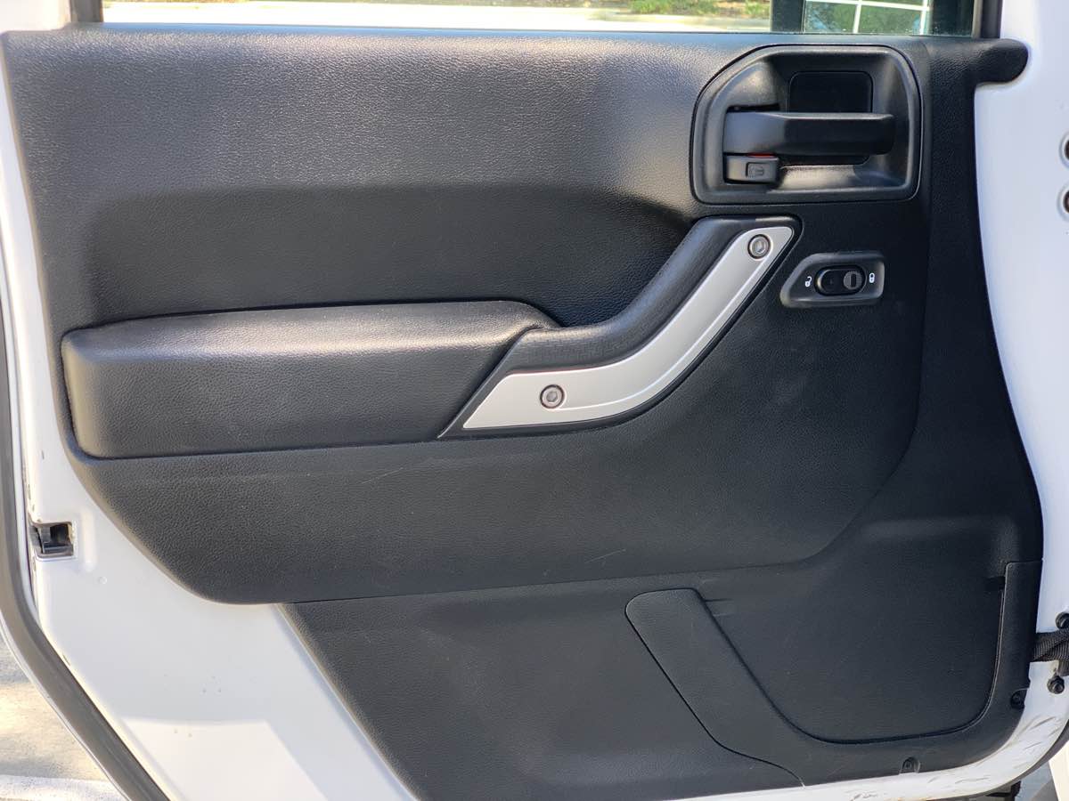2018 Jeep Wrangler Unlimited Sahara photo 8
