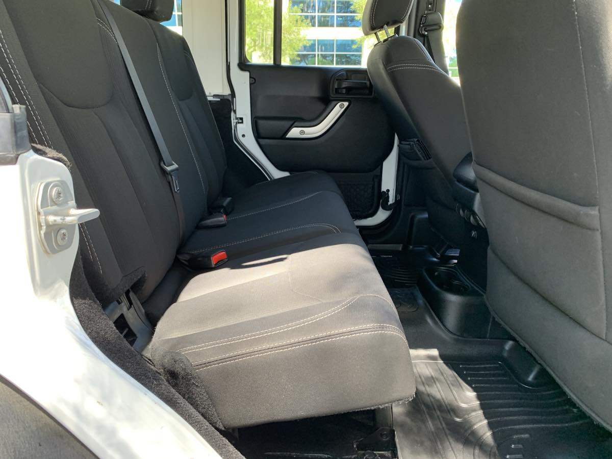 2018 Jeep Wrangler Unlimited Sahara photo 18