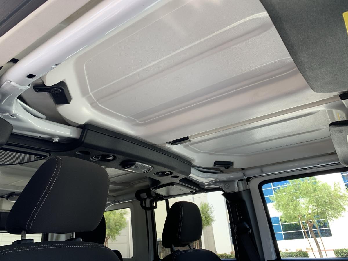 2018 Jeep Wrangler Unlimited Sahara photo 2