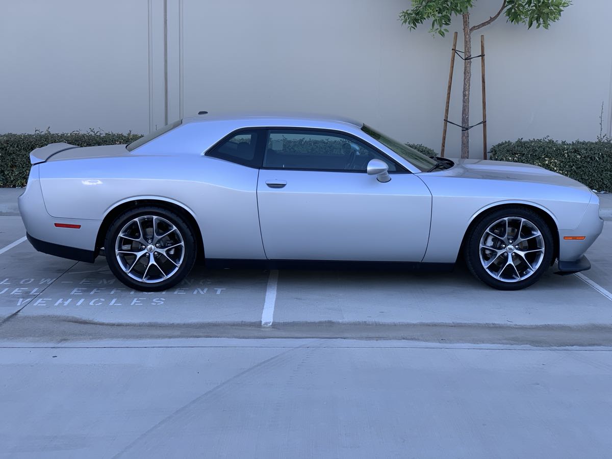 2022 Dodge Challenger GT photo 5