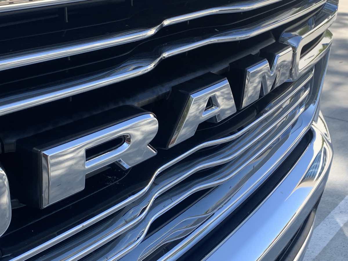 2019 Ram 1500 Laramie photo 6