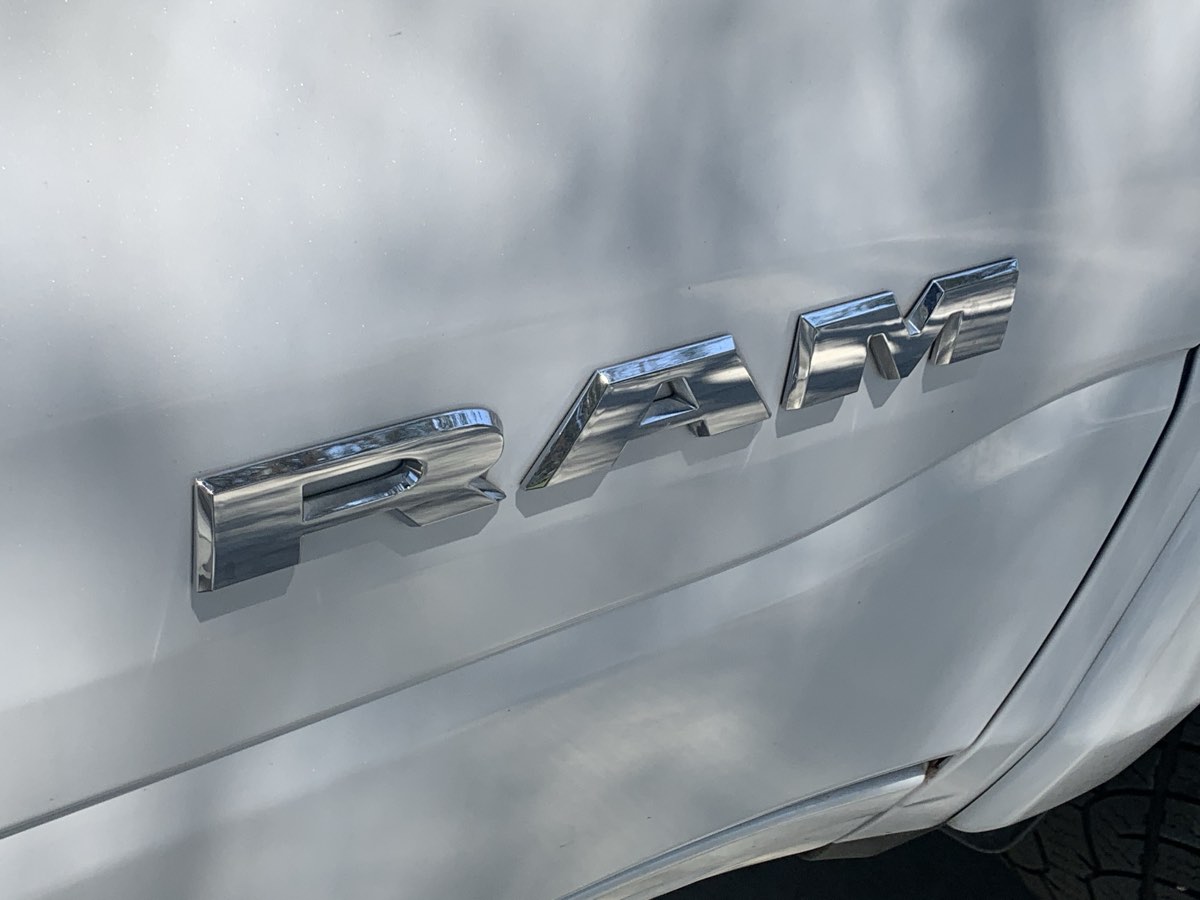 2019 Ram 1500 Laramie photo 8