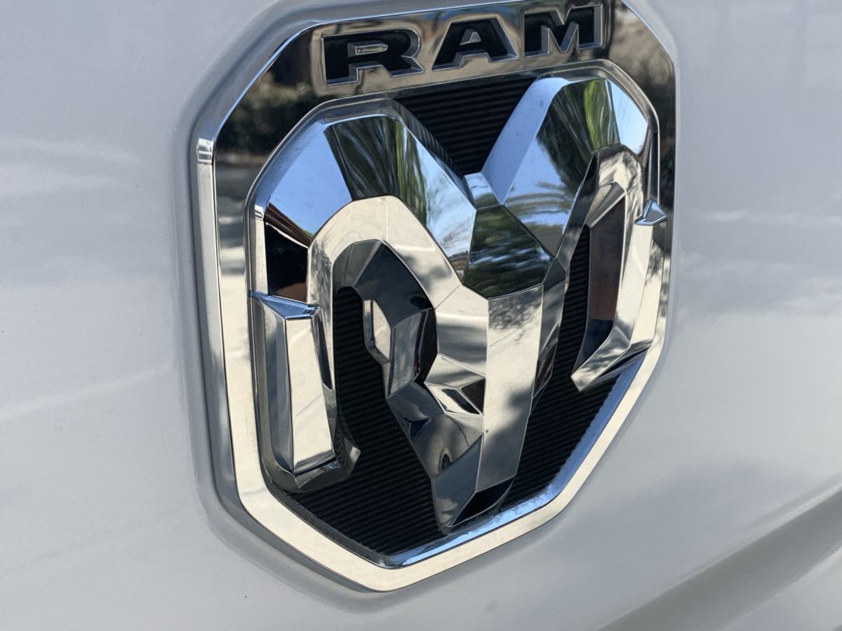 2019 Ram 1500 Laramie photo 9