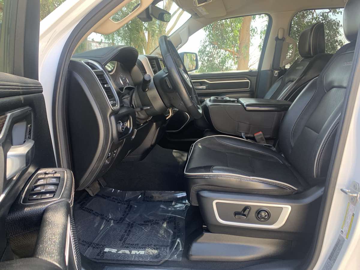 2019 Ram 1500 Laramie photo 16