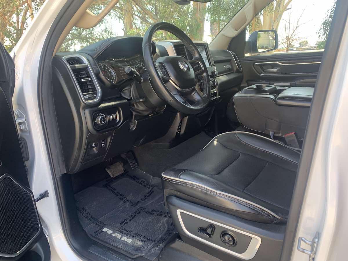 2019 Ram 1500 Laramie photo 17