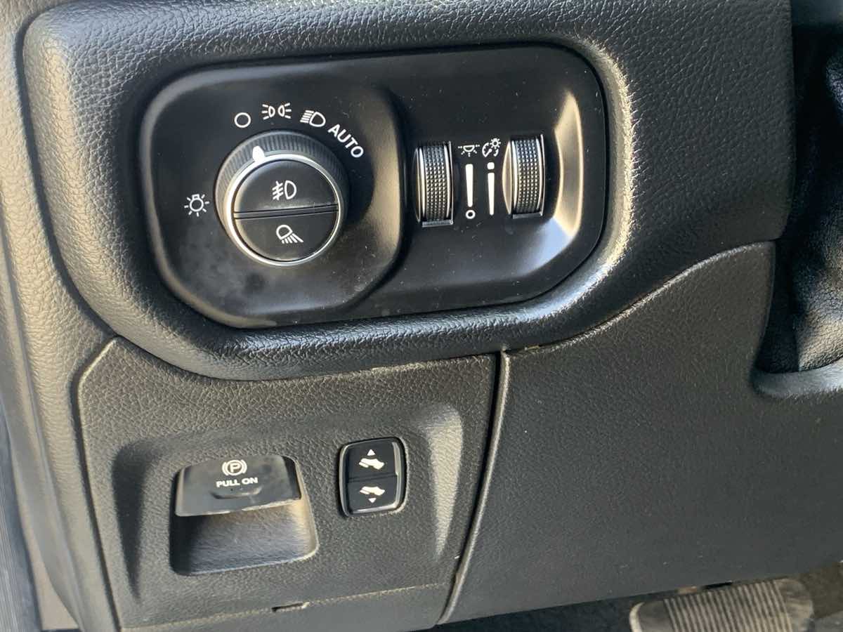 2019 Ram 1500 Laramie photo 19