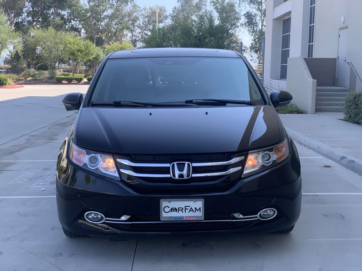 2014 Honda Odyssey Touring photo 2