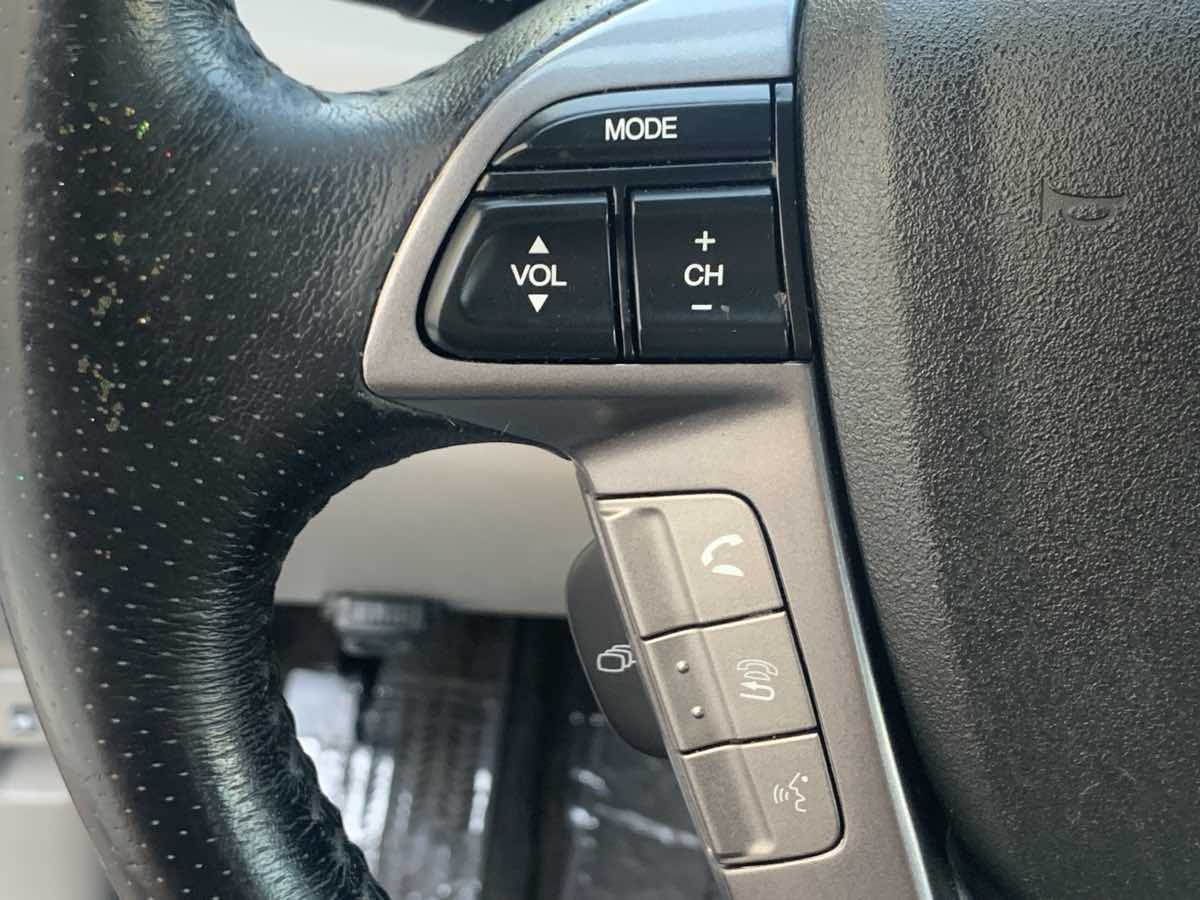 2014 Honda Odyssey Touring photo 15