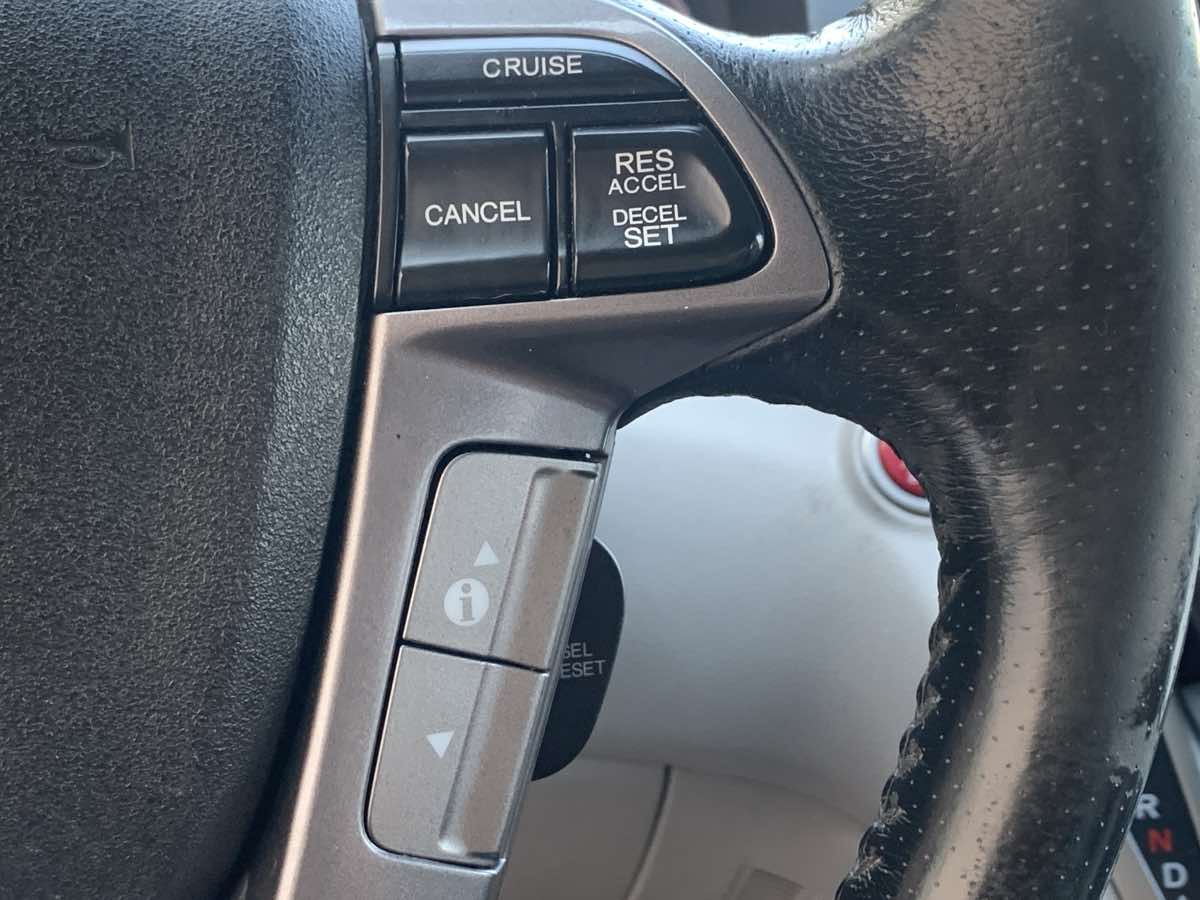 2014 Honda Odyssey Touring photo 16