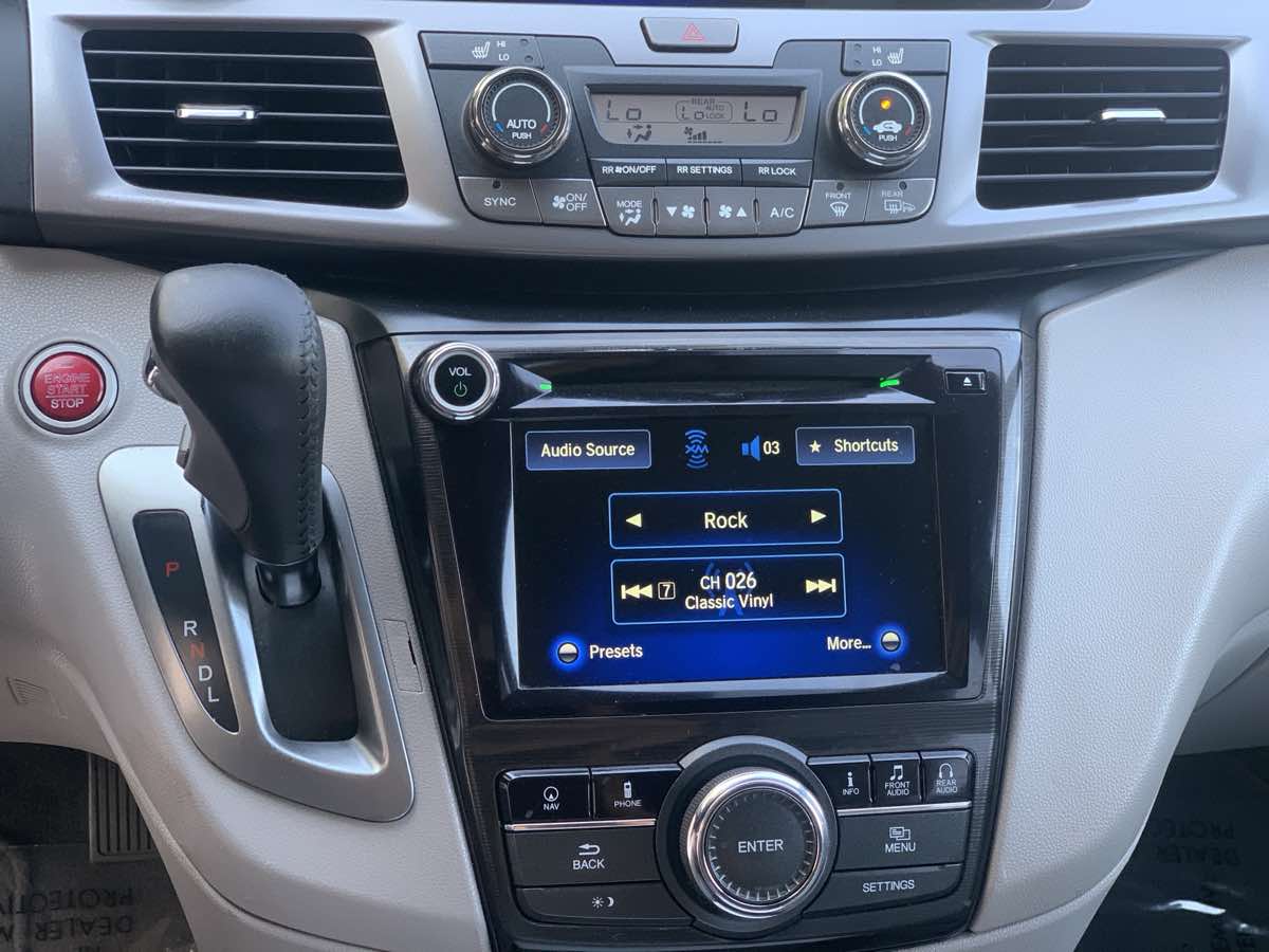 2014 Honda Odyssey Touring photo 20