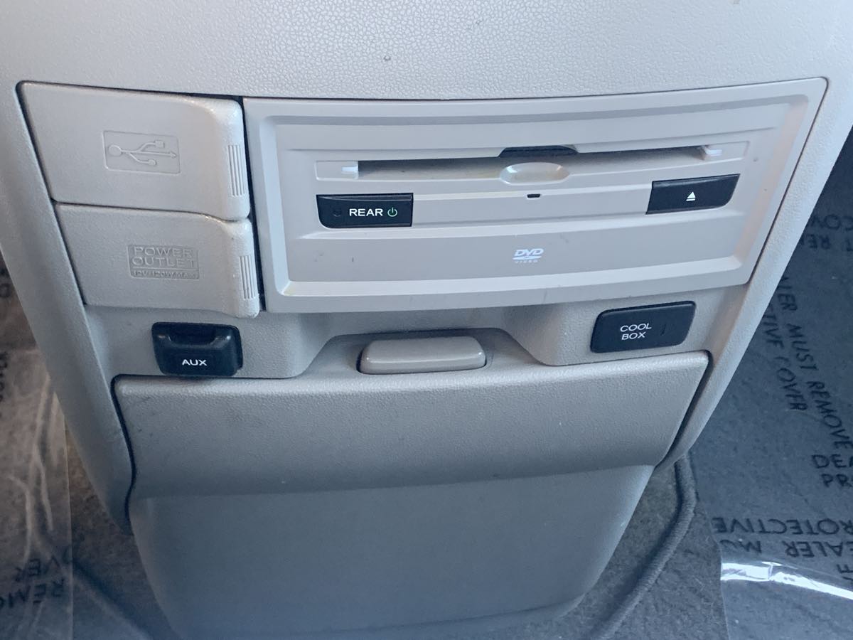 2014 Honda Odyssey Touring photo 21