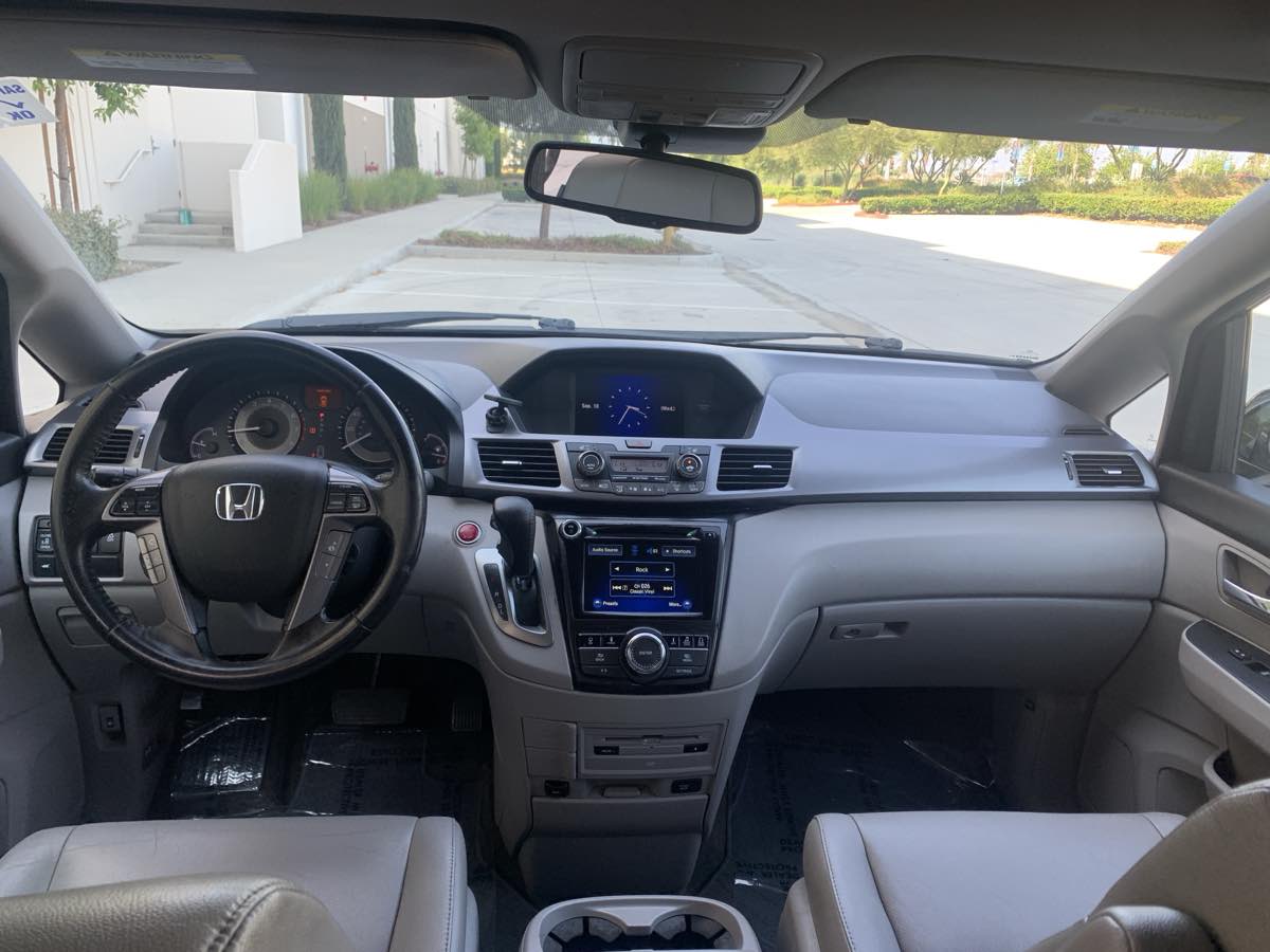 2014 Honda Odyssey Touring photo 23