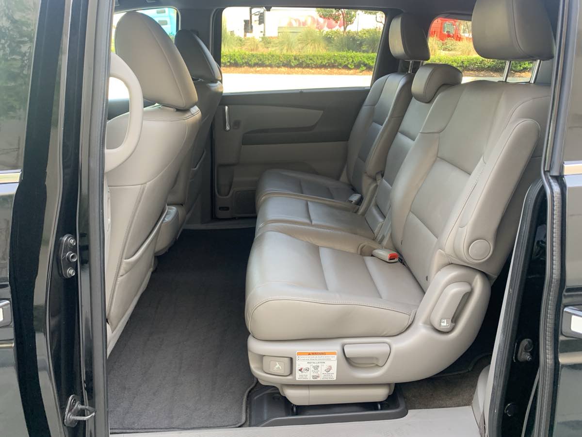 2014 Honda Odyssey Touring photo 24