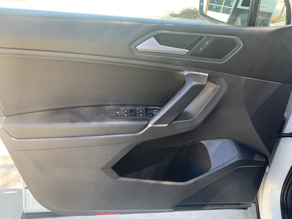 2020 Volkswagen Tiguan SE photo 9