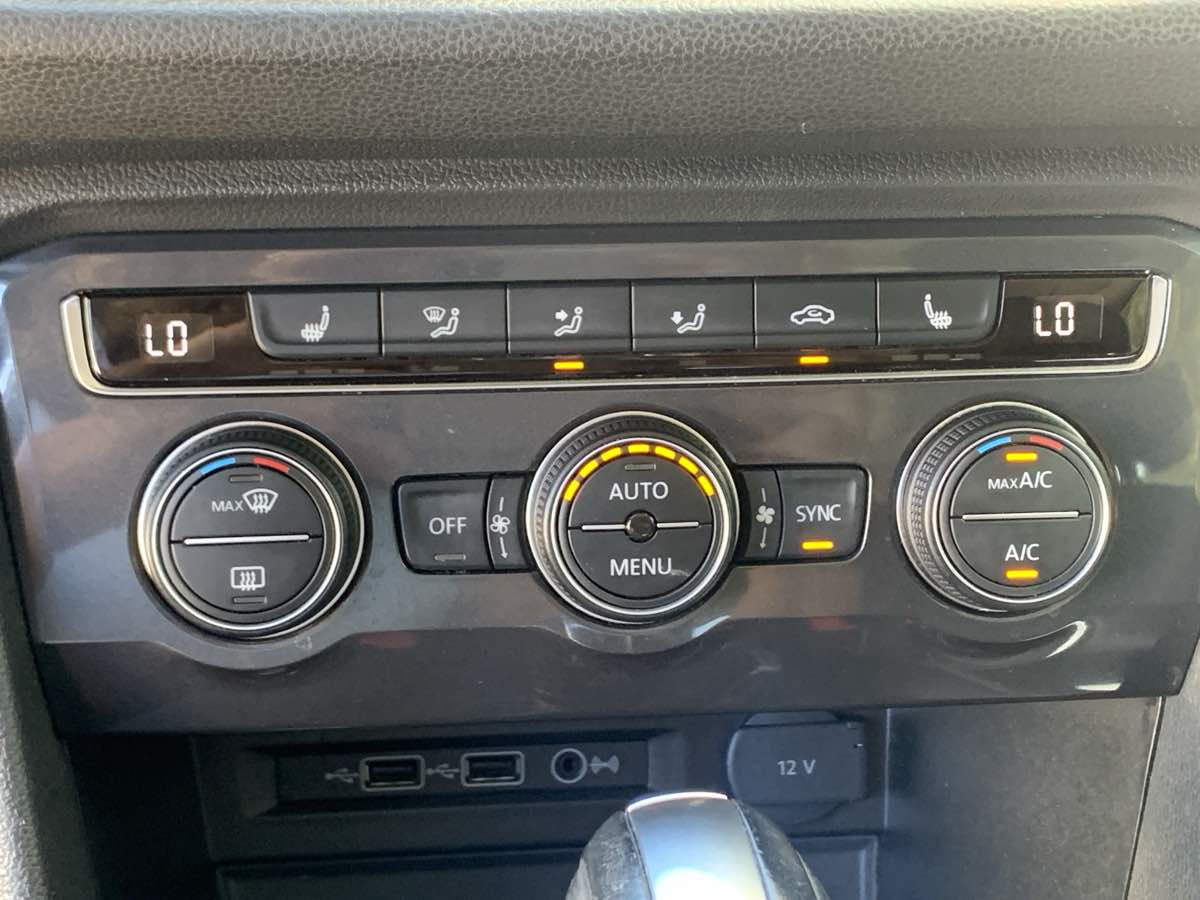 2020 Volkswagen Tiguan SE photo 15