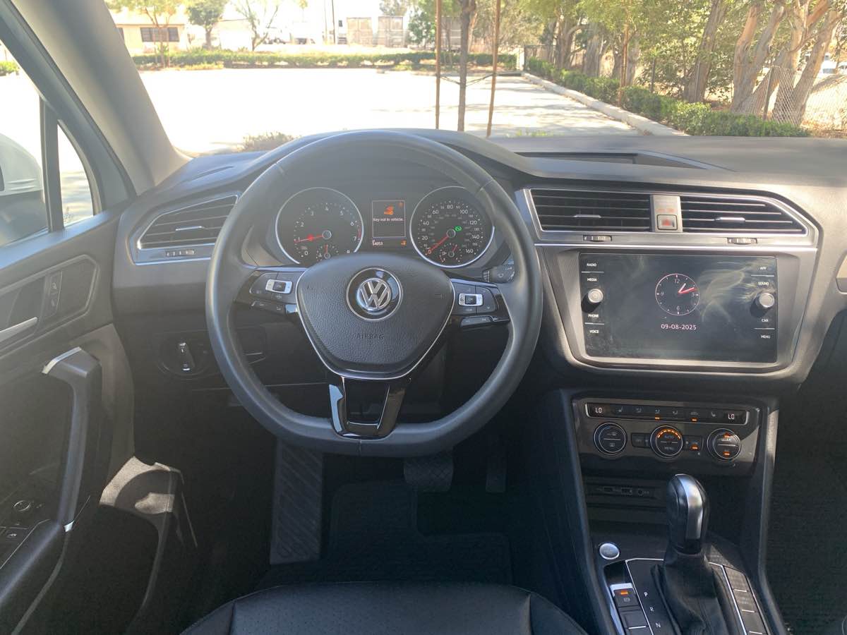 2020 Volkswagen Tiguan SE photo 17