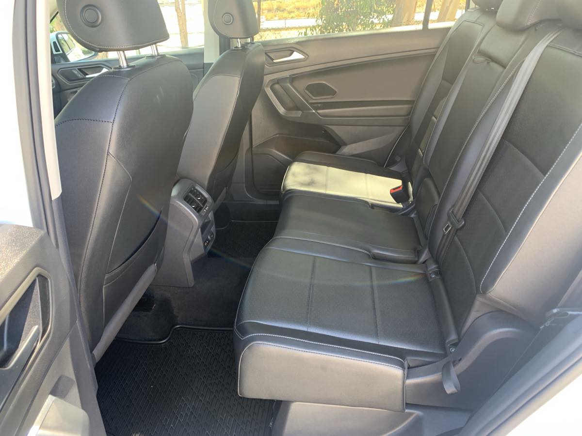 2020 Volkswagen Tiguan SE photo 19