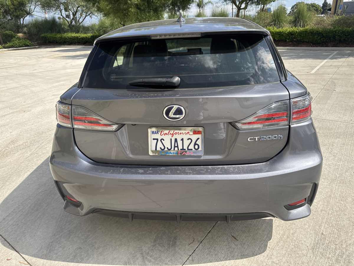 2016 Lexus CT 200h photo 4