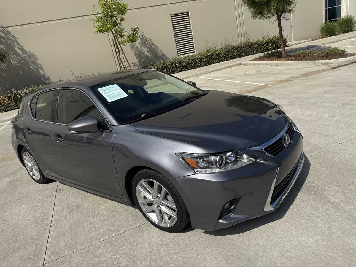2016 Lexus CT 200h photo 6