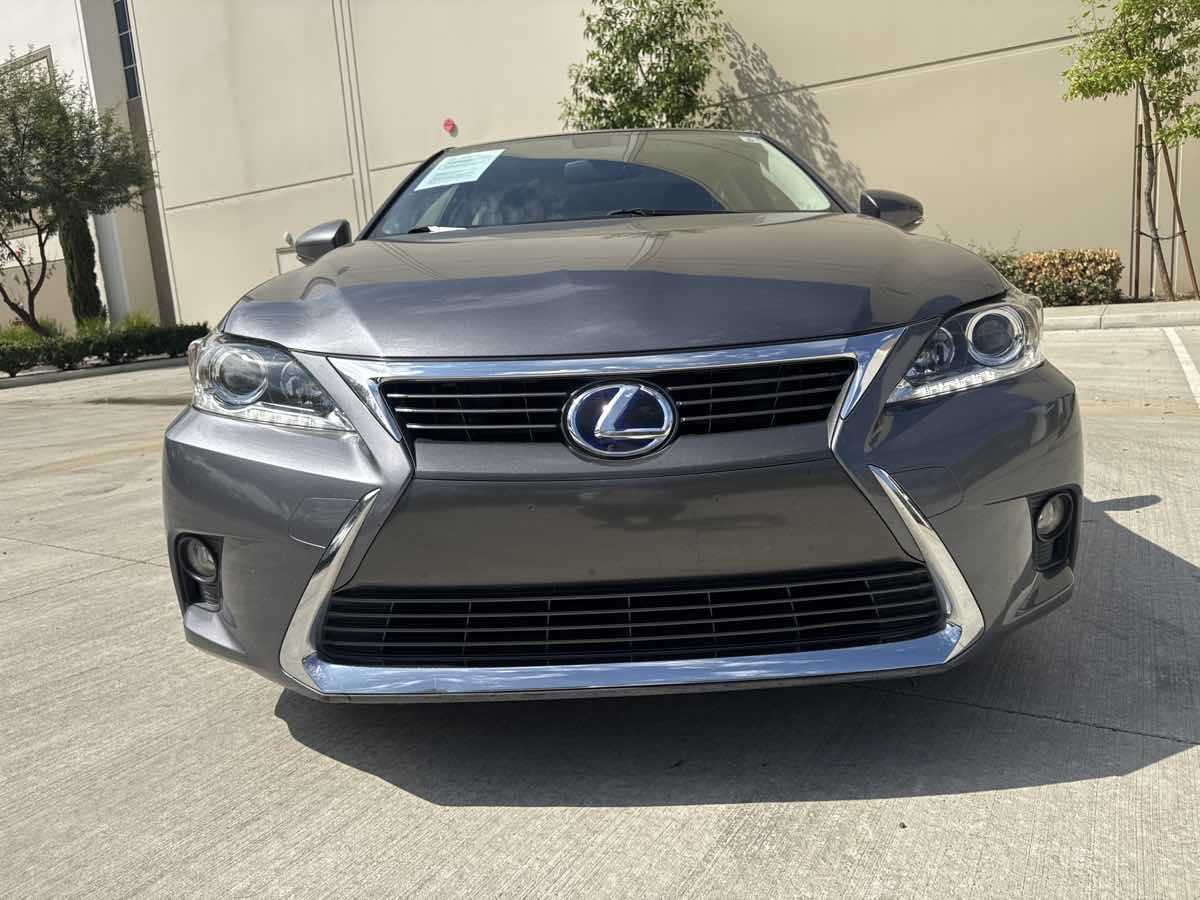 2016 Lexus CT 200h photo 8