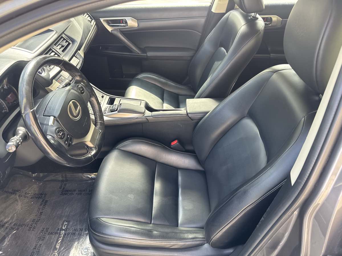 2016 Lexus CT 200h photo 14